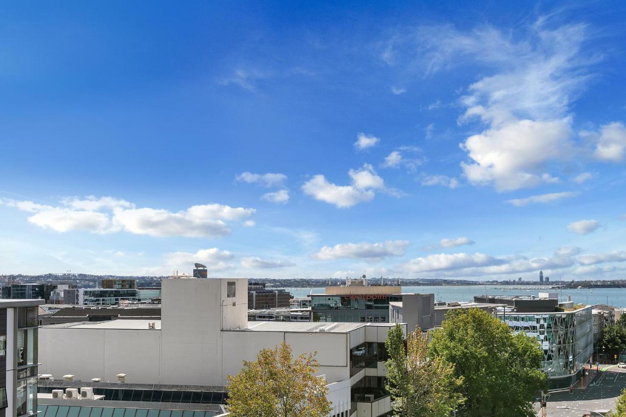 Your Family Getaway - Rooftop Spa & Pool! Auckland Eksteriør billede