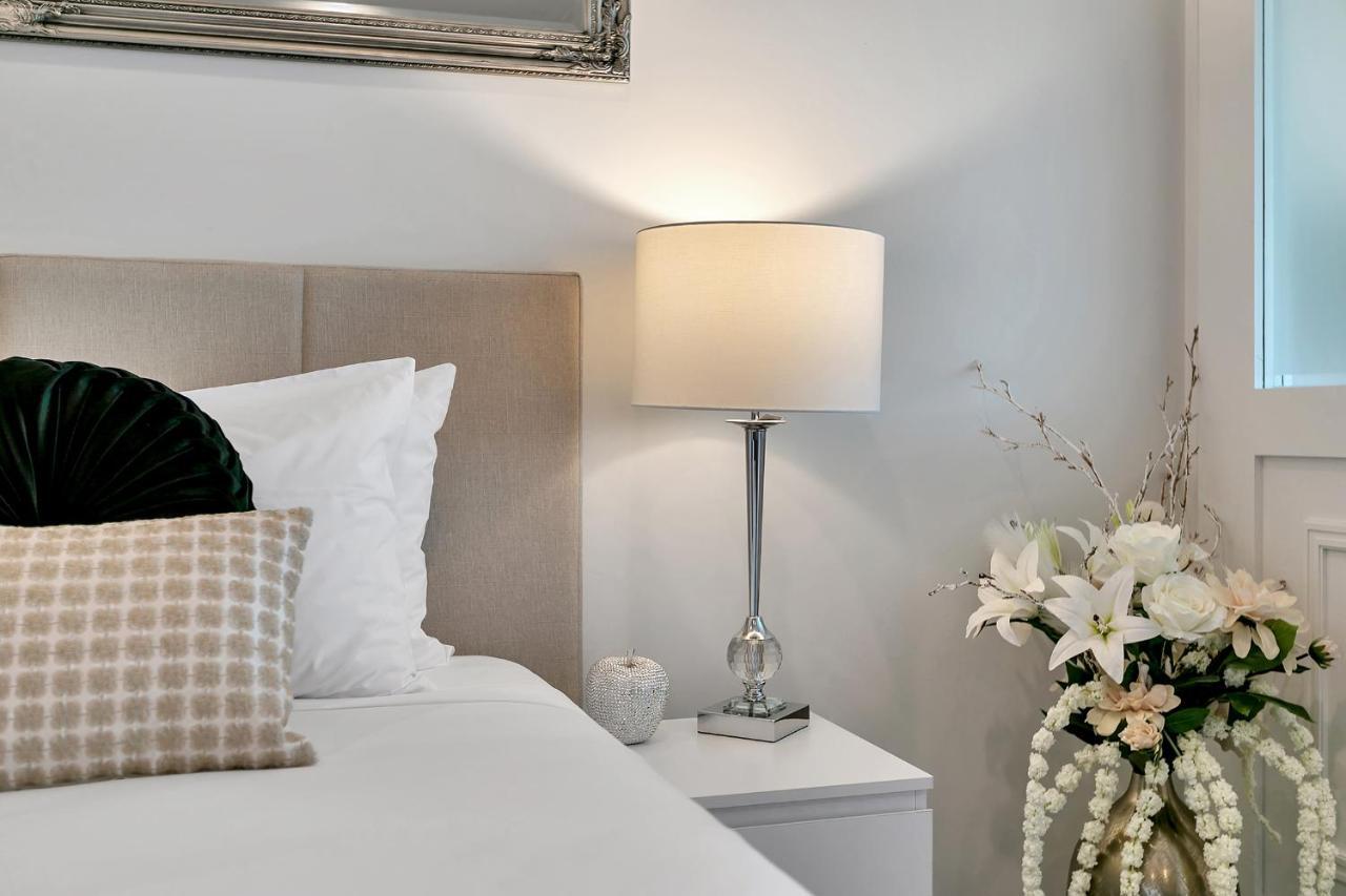 Your Family Getaway - Rooftop Spa & Pool! Auckland Eksteriør billede